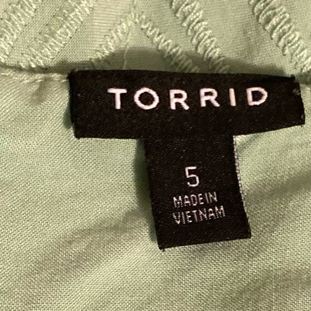 Torrid Eyelet Ruffle Sleeve Babydoll Top Green size 5 - Picture 7 of 10